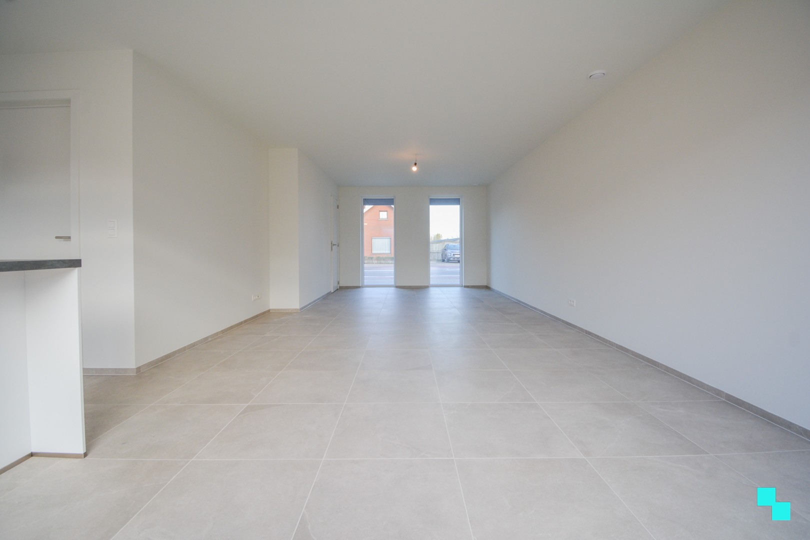 Volleidg afgewerkte nieuwbouwwoning met carport te Sleihage - foto 5