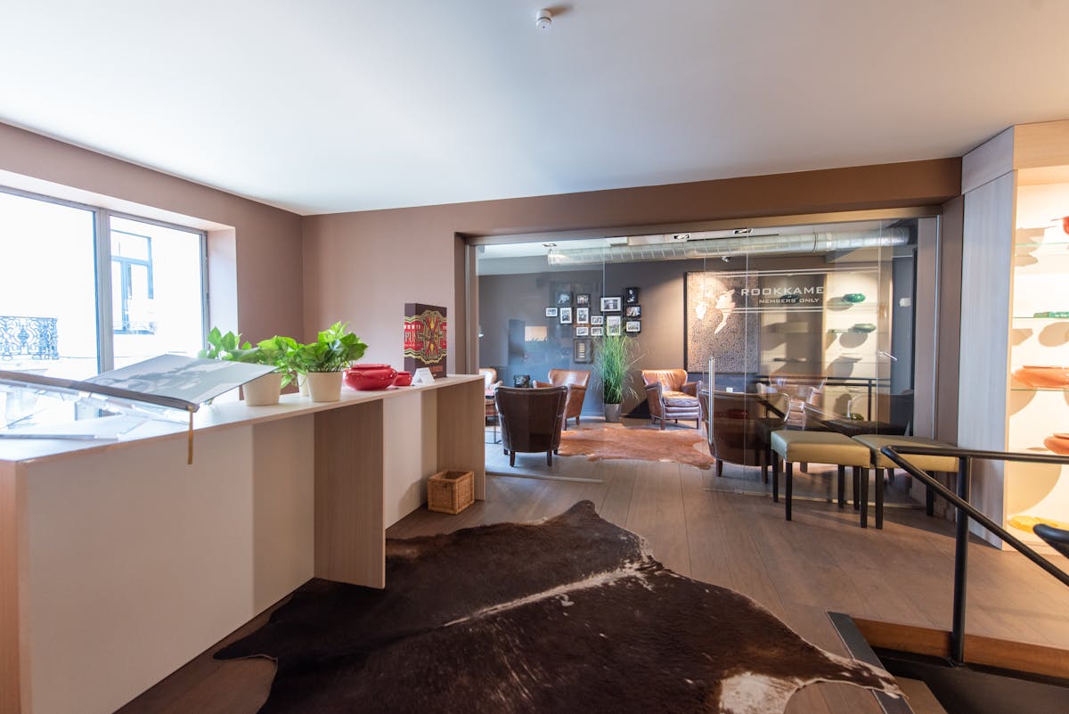 Beautiful commercial property (180m²) with apartment above - photo 4