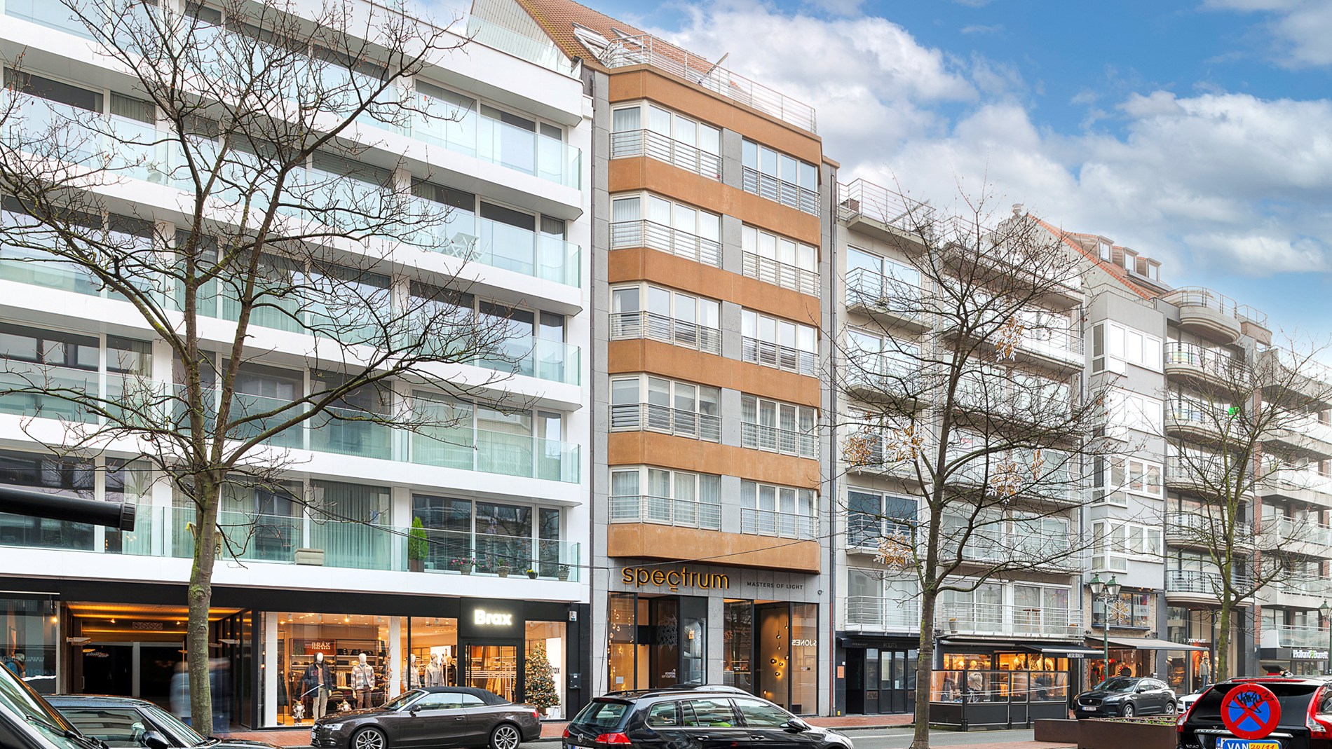 Penthouse avec grandes terrasses près de la plage à vendre - photo 1