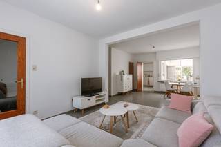 Maison clé sur porte et charmante près de Saint-NicolasDécouvrez cette agréable maison, située dans un quartier résidentiel et verdoyant de...