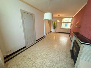 Deze charmante woning in Menen biedt een ideale kans voor starters of investeerders. Met een bewoonbare oppervlakte van 126 m² op een perceel van...
