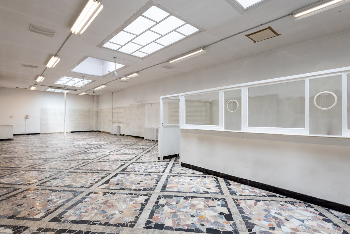 Gemengd gebouw nabij Zuidstation met vergunning - foto 2