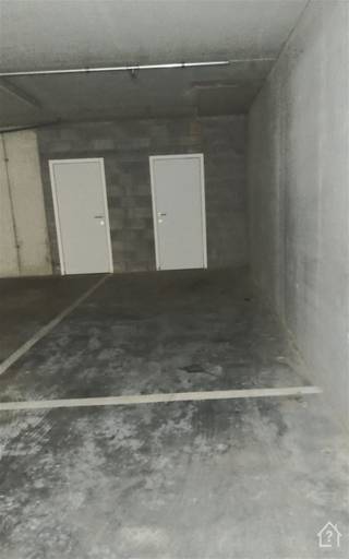 Ondergrondse autostaanplaats te koop in Onze-Lieve-Vrouw-Waver.Deze veilige staanplaats bevindt zich in het centrum in Onze-Lieve-Vrouw-Waver  en is...