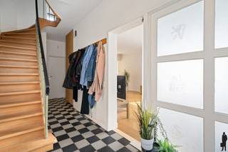 Ruime halfopen bebouwing met 4 slaapkamers en 2 badkamers aan de groene parken van Hoboken.Deze charmante en gezellige halfopen bebouwing is gelegen...