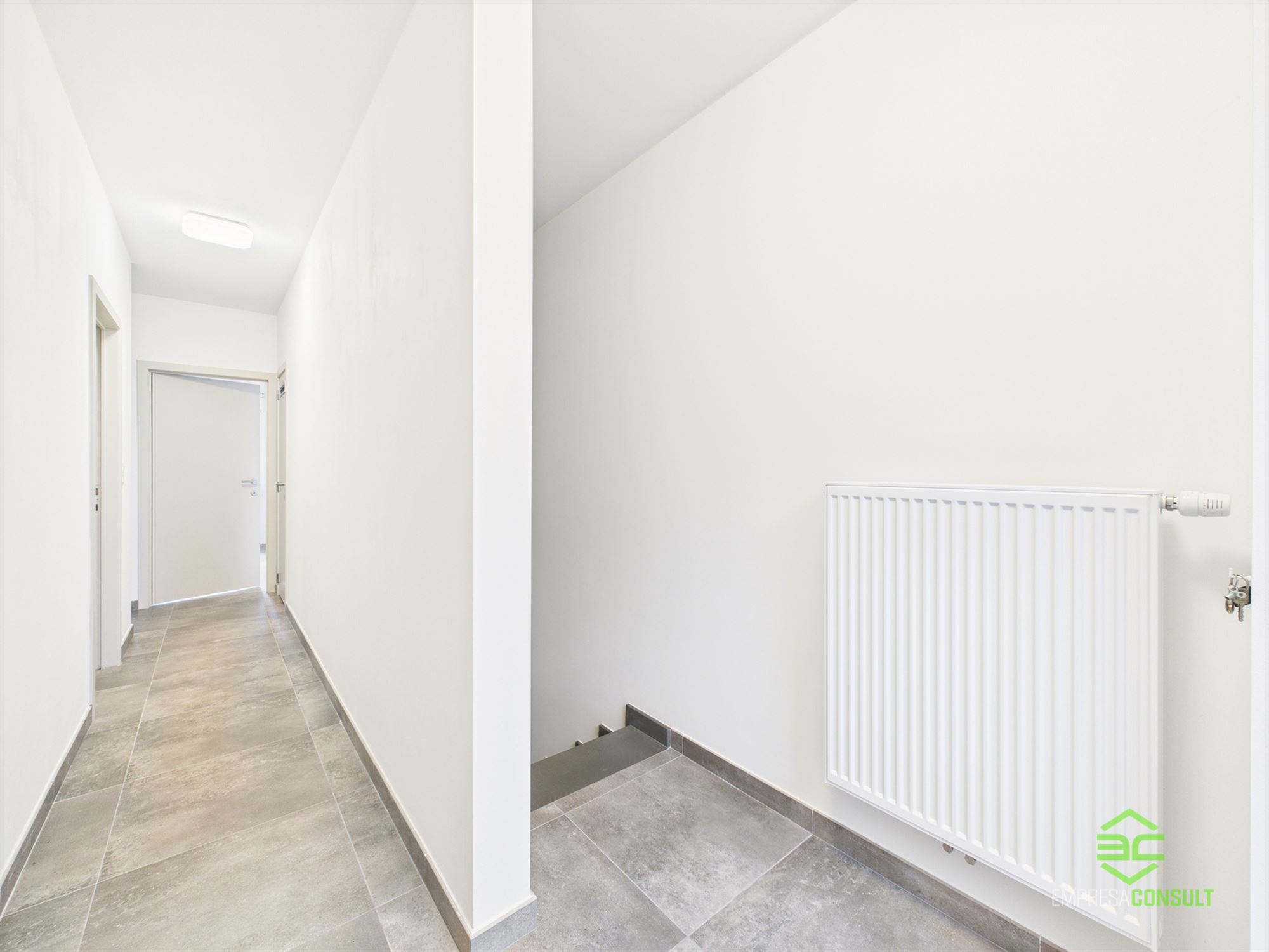 Instapklare gezinswoning met 3 slpk op 1km van het centrum! - foto 3