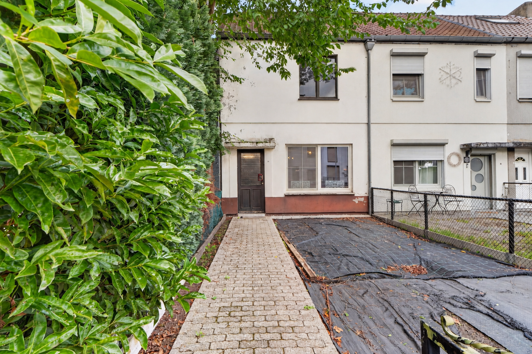 Gezellige woning met 3 slaapkamers en grote tuin. - foto 1