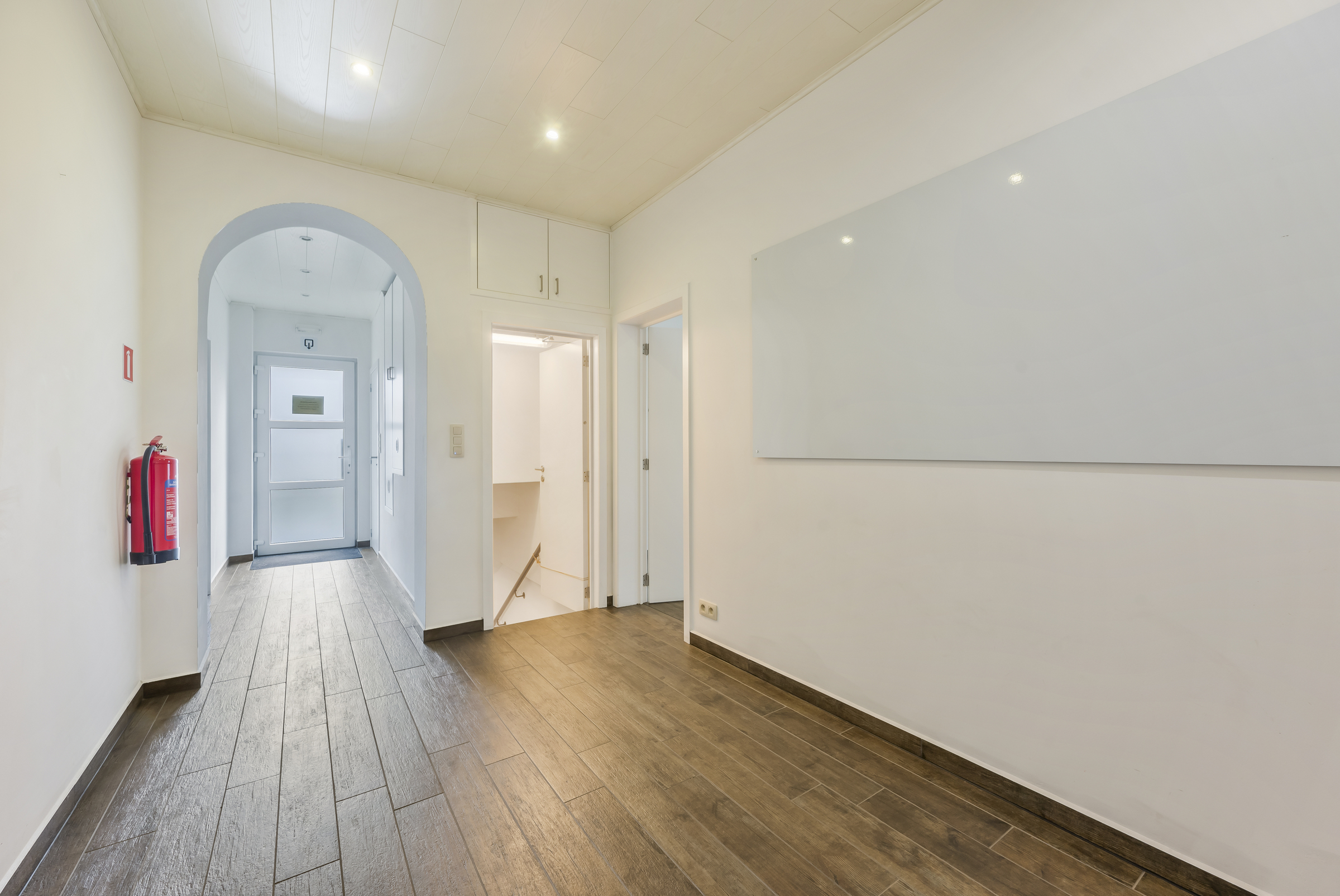 Commercial à louer à Saint-Nicolas - photo 3