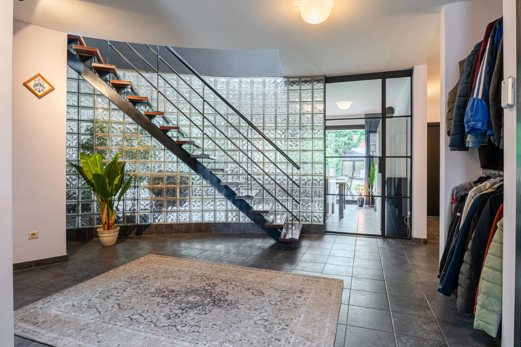 Eigentijdse villa in een kindvriendelijke omgeving - foto 3