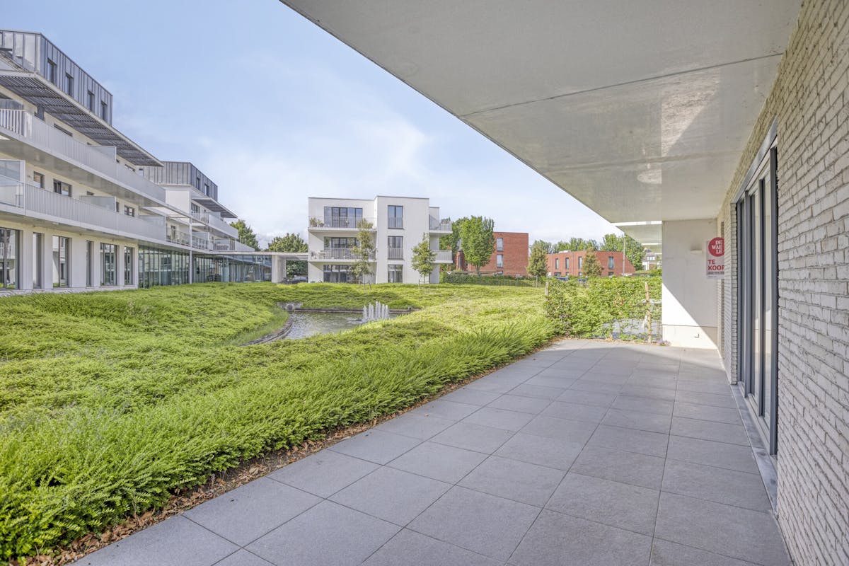 Ground floor apartment with garage for sale in Sint-Michiels - photo 2