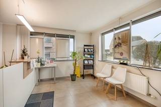 This well-maintained office building for sale in Zemst combines professional use with a stable rental income. The property is ideal for...