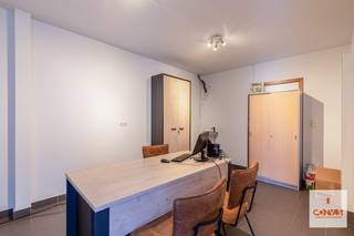 Deze praktijkwoning, nabij het bruisende centrum van Gent, biedt een goede bereikbaarheid via belangrijke invalswegen, lokale handelaars en...