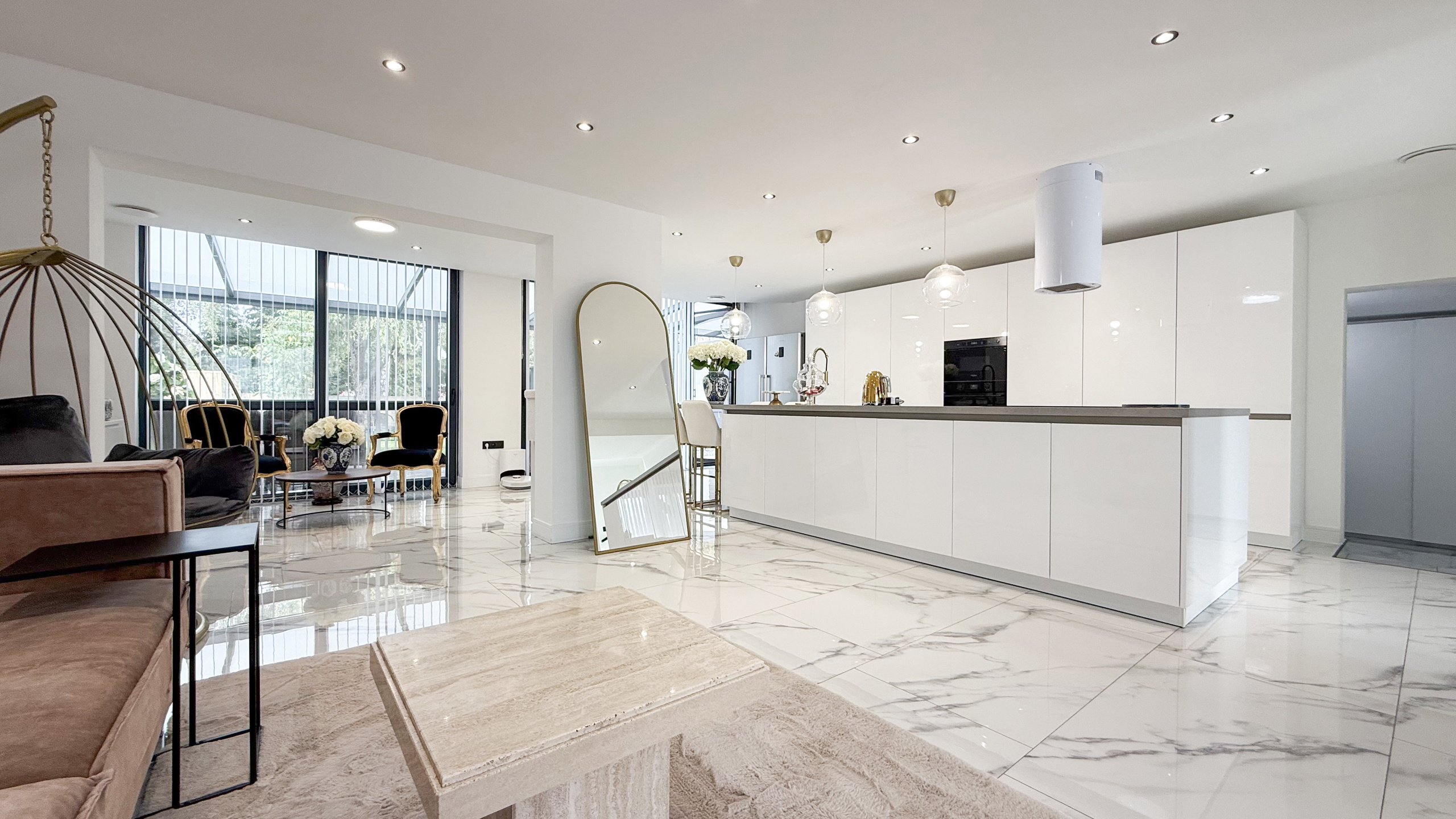 Ruime woning van 256m² met 6 slpk, garage en overdekt terras - foto 4