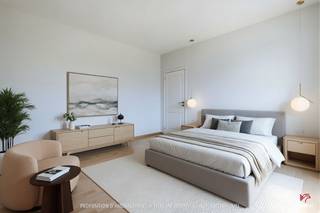 <p>Ontdek dit charmante appartement met 2 slaapkamers van ± 96 m², gelegen op de 4e verdieping van een kleinschalig appartementencomplex, vlakbij het Josaphatpark, het zwembad Neptunium, het openbaar vervoer en alle voorzieningen. Bij binnenkomst wordt u verwelkomd door een ruime hal van ± 11 m² met ingebouwde garderobe, gepantserde deur en intercom. De lichte woonkamer van ± 30 m² biedt een mooie leefruimte en beschikt over een open haard (momenteel niet functioneel), die charme en cachet toevoegt. De keuken van ± 9 m² is uitgerust en biedt de mogelijkheid om open te staan naar de woonkamer om een prachtige, eigentijdse leefruimte te creëren. Het slaapgedeelte bestaat uit een slaapkamer van ± 10 m², een slaapkamer van ± 16 m² met toegang tot een terras op het zuidoosten, ideaal om van de zon te genieten, een doucheruimte en een apart toilet. Daarnaast is er een privékelder. 🚗 Garagebox + aangrenzende buitenplaats optioneel: 45.000 €💡 Voorziening voor kosten: 260 €/maand (gemeenschappelijke kosten, verwarming, warm water en reservefonds)</p>
<p>📊 EPC: E+ Een mooie kans in een gewilde wijk, met potentieel en comfort.</p>
<p><u>Uitgebreide beschrijving:</u></p>
<p>🏠 Indeling (± 96 m² bewoonbaar)</p>
<ul>
<li>Hal (± 11 m²) met intercom, gepantserde deur en ingebouwde garderobe</li>
<li>Lichte woonkamer van ± 30 m²</li>
<li>Superuitgeruste keuken (± 9 m²)</li>
<li>Slaapkamer 1: ± 10 m²</li>
<li>Slaapkamer 2: ± 16 m² met toegang tot terras</li>
<li>Terras van +-2 m², op het zuidoosten gelegen</li>
<li>Doucheruimte: ± 4,5 m²</li>
<li>Aparte wc met wastafel</li>
<li>Kelder</li>
</ul>
<br />
<p>🚗 Optie</p>
<ul>
<li>Garagebox met aangrenzende buitenparkeerplaats</li>
<li>Prijs: 45.000 €</li>
</ul>
<p></p>
<p>💰 Kosten</p>
<ul>
<li>Maandelijkse voorziening: 260 €</li>
<li>Gemeenschappelijke kosten</li>
<li>Verwarming</li>
<li>Warm water</li>
<li>Reservefonds</li>
<ul></ul>
</ul>
<p>⚙️ Technische aspecten</p>
<ul>
<li>Gemeenschappelijke atmosferische gasboiler (2009)</li>
<li>PVC-ramen met dubbele beglazing</li>
<li>Waterontharder</li>
<li>Elektriciteit niet conform</li>
<li>EPC: E+</li>
</ul>