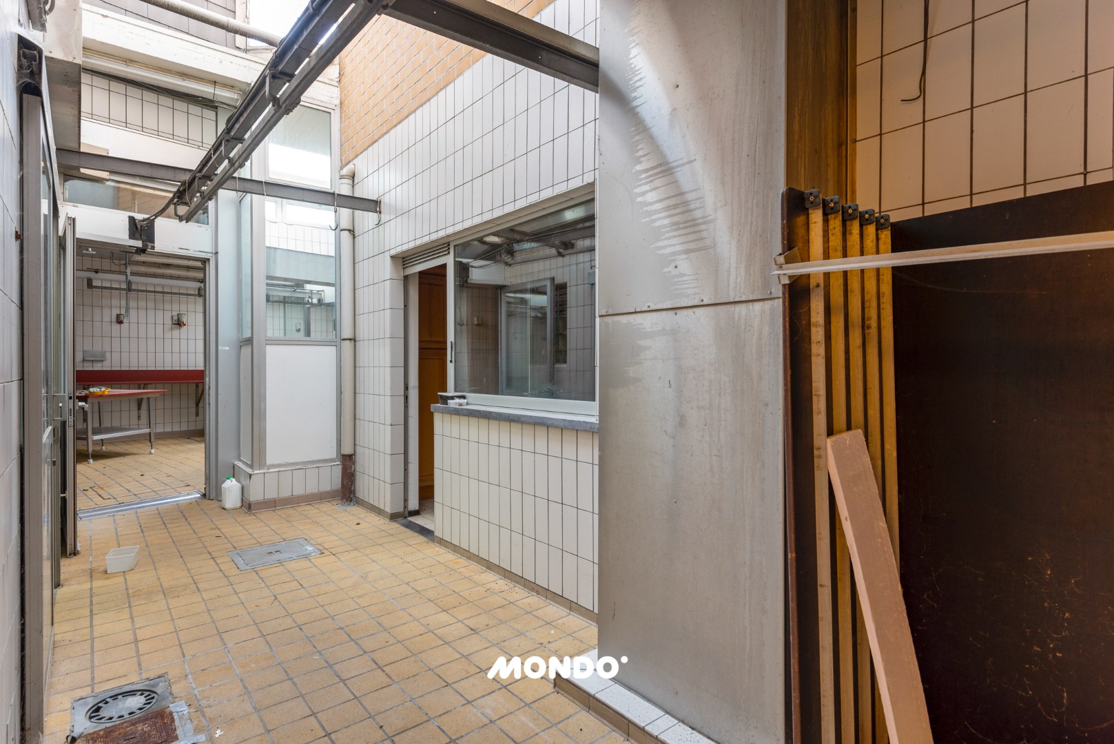 Immeuble commercial polyvalent avec deux appartements en duplex au cœur de Willebroek - emplacement commercial exceptionnel. - photo 5