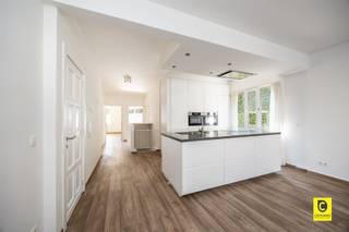Stijlvol gelijkvloers wonen op een toplocatie bij het MiddelheimparkBent u op zoek naar de perfecte match tussen stadscomfort en groen? Dit...