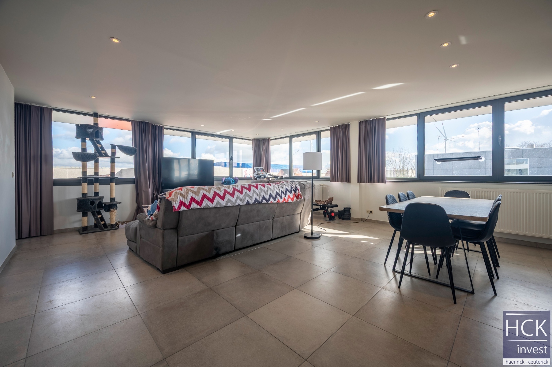 ZULTE - Zéér ruim appartement met 3 slaapkamers, terras en parkeermogelijkheid - foto 3