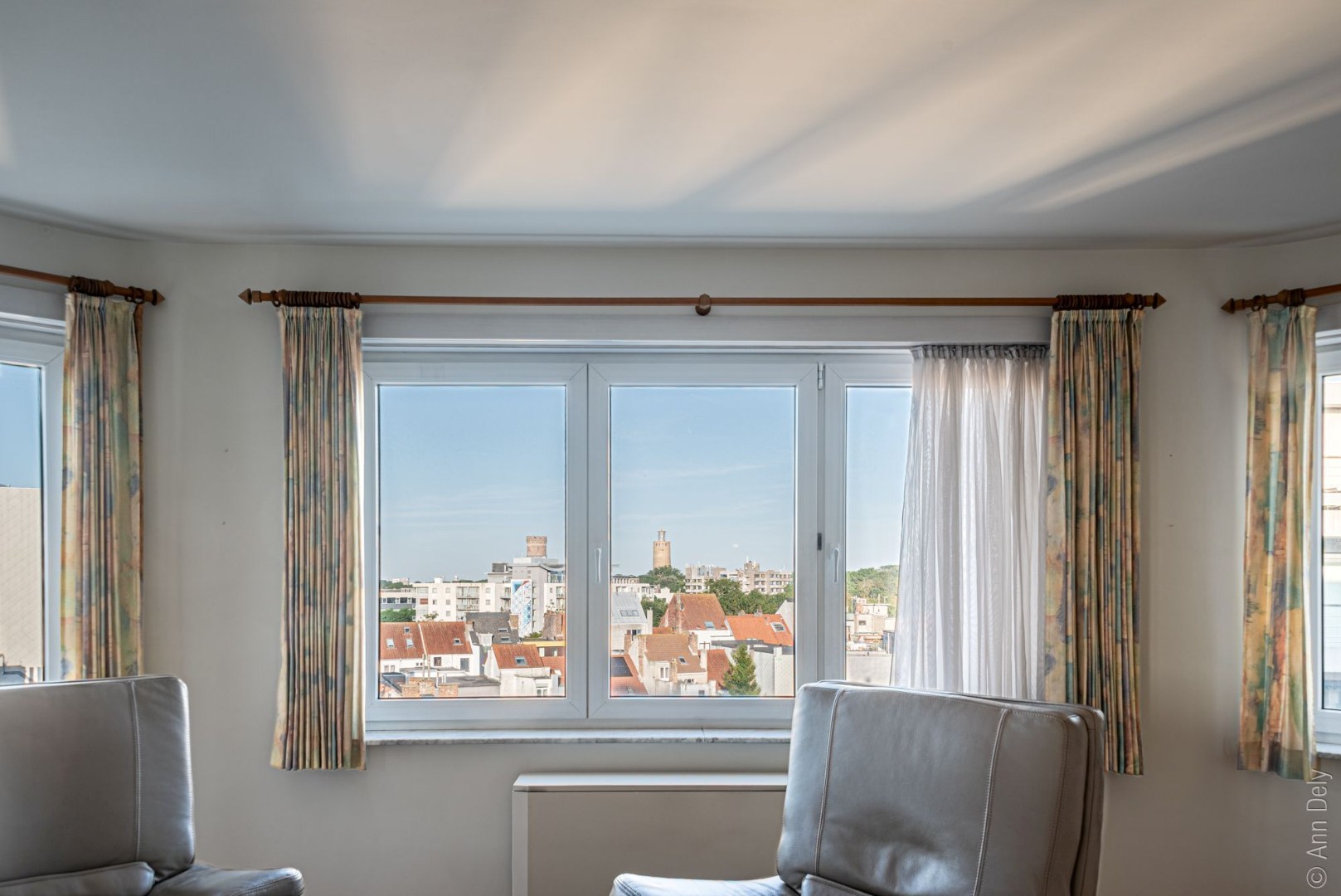 Lichtrijk duplex 3-slaapkamer hoekappartement (6de verdieping) met aansluitend panoramisch dakterras (7de verdieping) van 90 m² inclusief afsluitbare bergruimte - foto 5