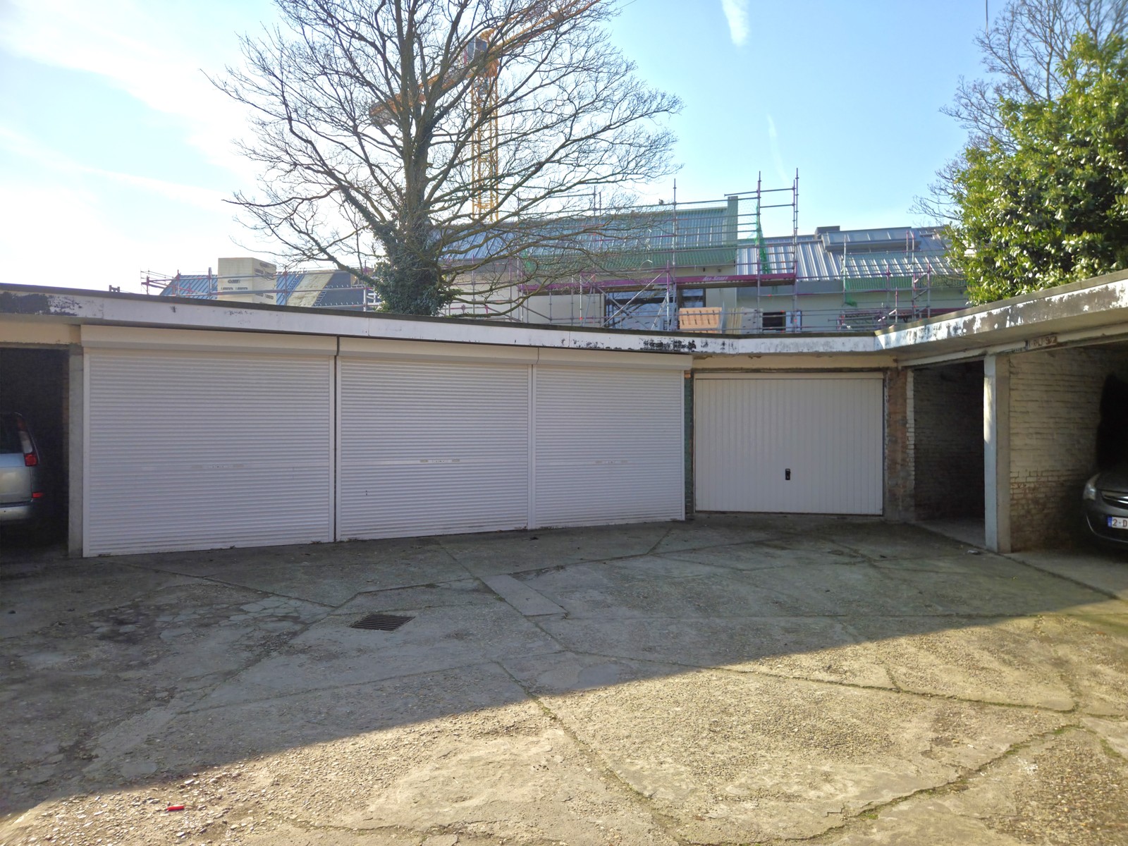 Opbrengsteigendom met garages en appartement - foto 3