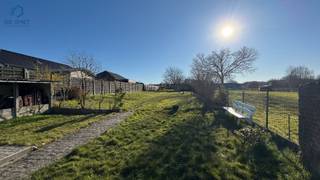 Ruime woning met veel potentieel!Dit voormalige handelspand met woning biedt enorm veel ruimte en mogelijkheden voor grote gezinnen of mensen die op...