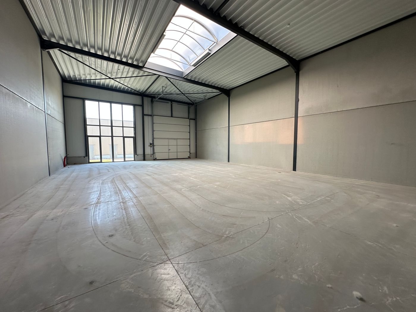 Nieuwbouw KMO-unit van 224 m² te huur! - photo 5