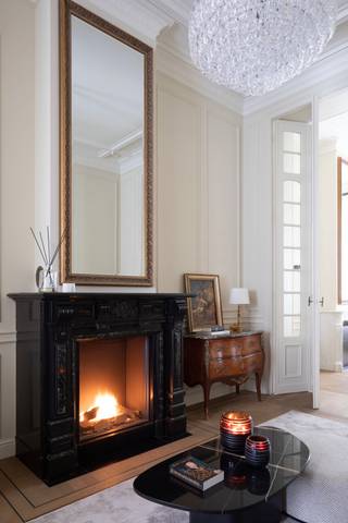 Avenue du Parc – In een statig herenhuis uit het begin van de 20ste eeuw, met slechts drie residenties, bevindt zich dit...