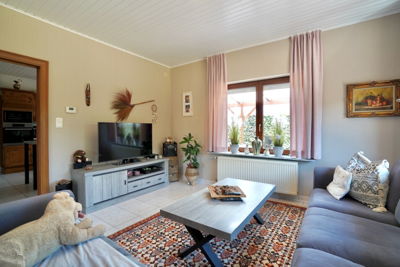 Verzorgde bungalow in woonwijk te Assenede ! - foto 4
