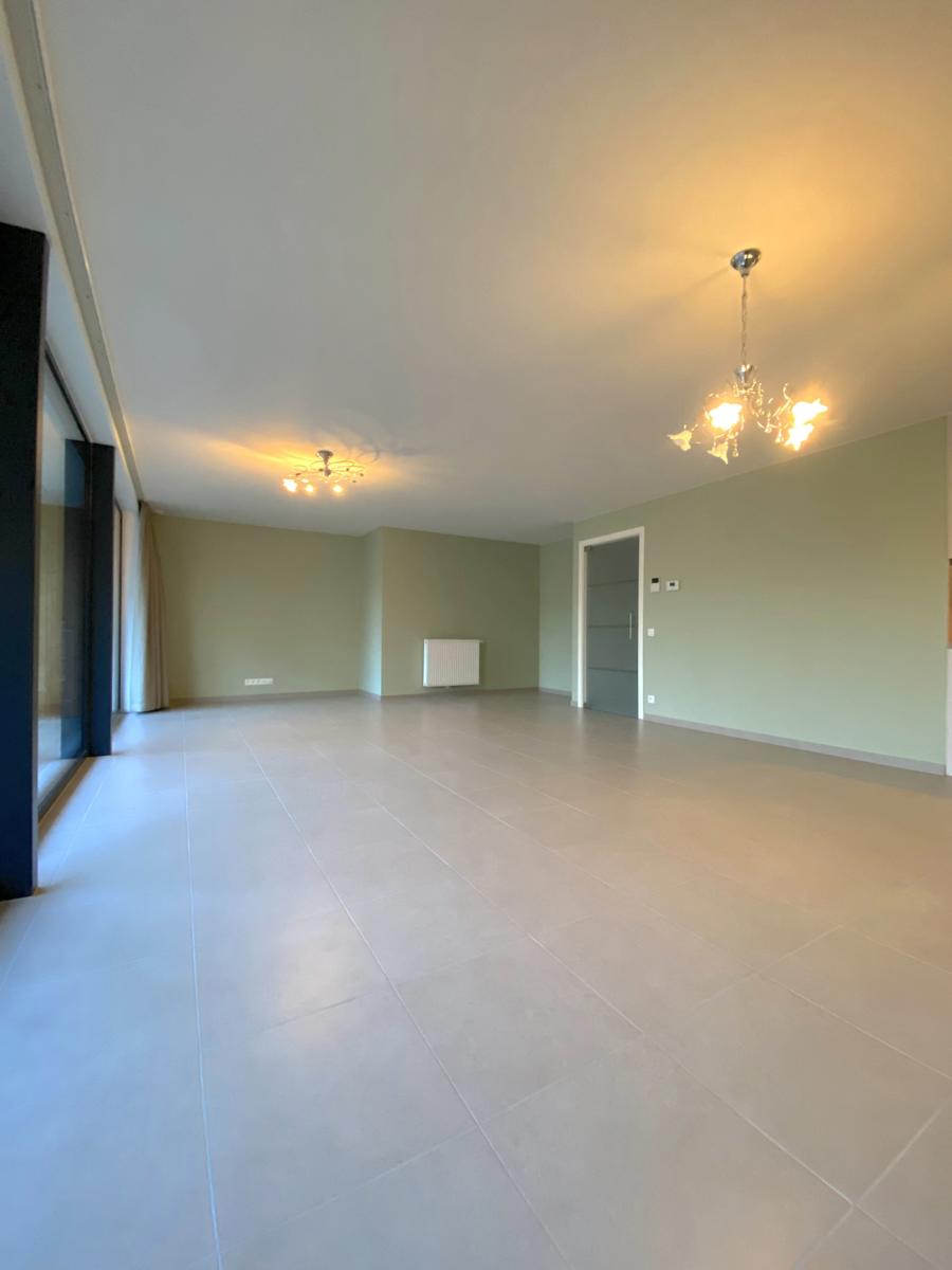 Recent appartement met ruim terras in groen kader te Aalst - foto 4
