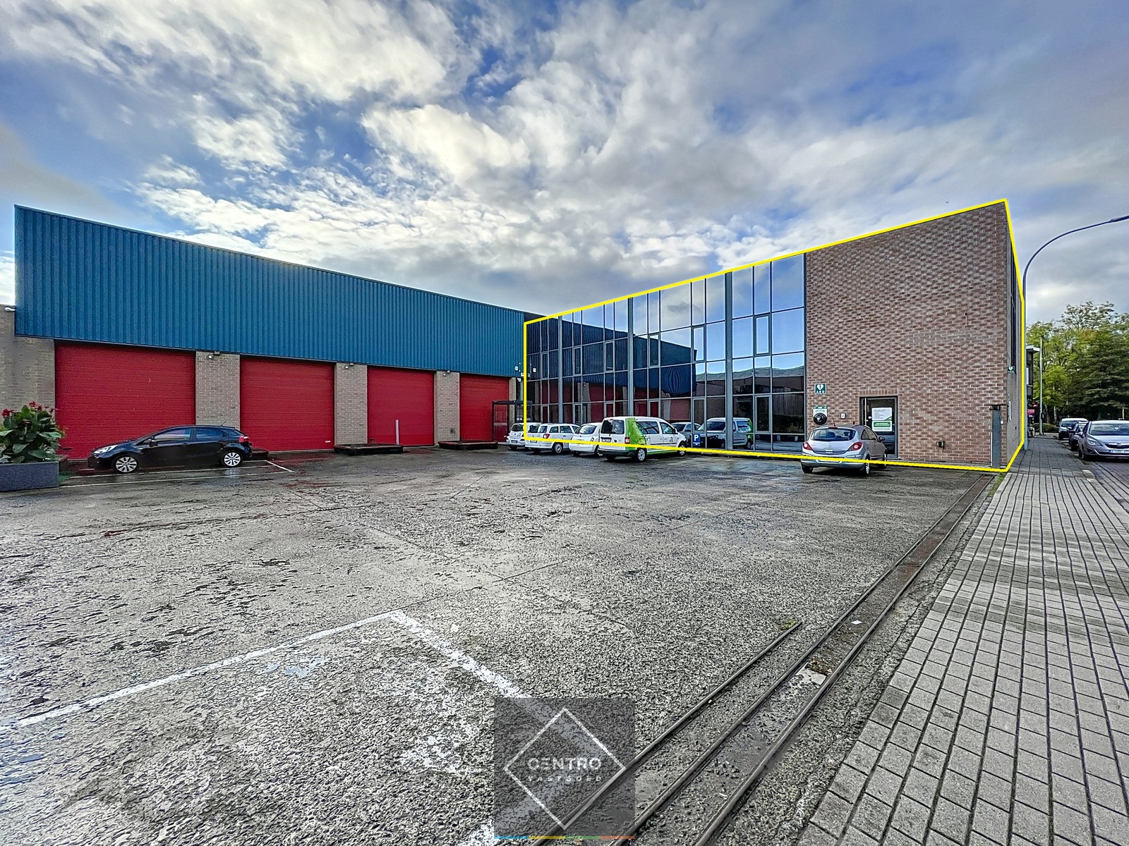 Instapklare burelen/showroom (± 1.400 m²) te ROESELARE ! - foto 3