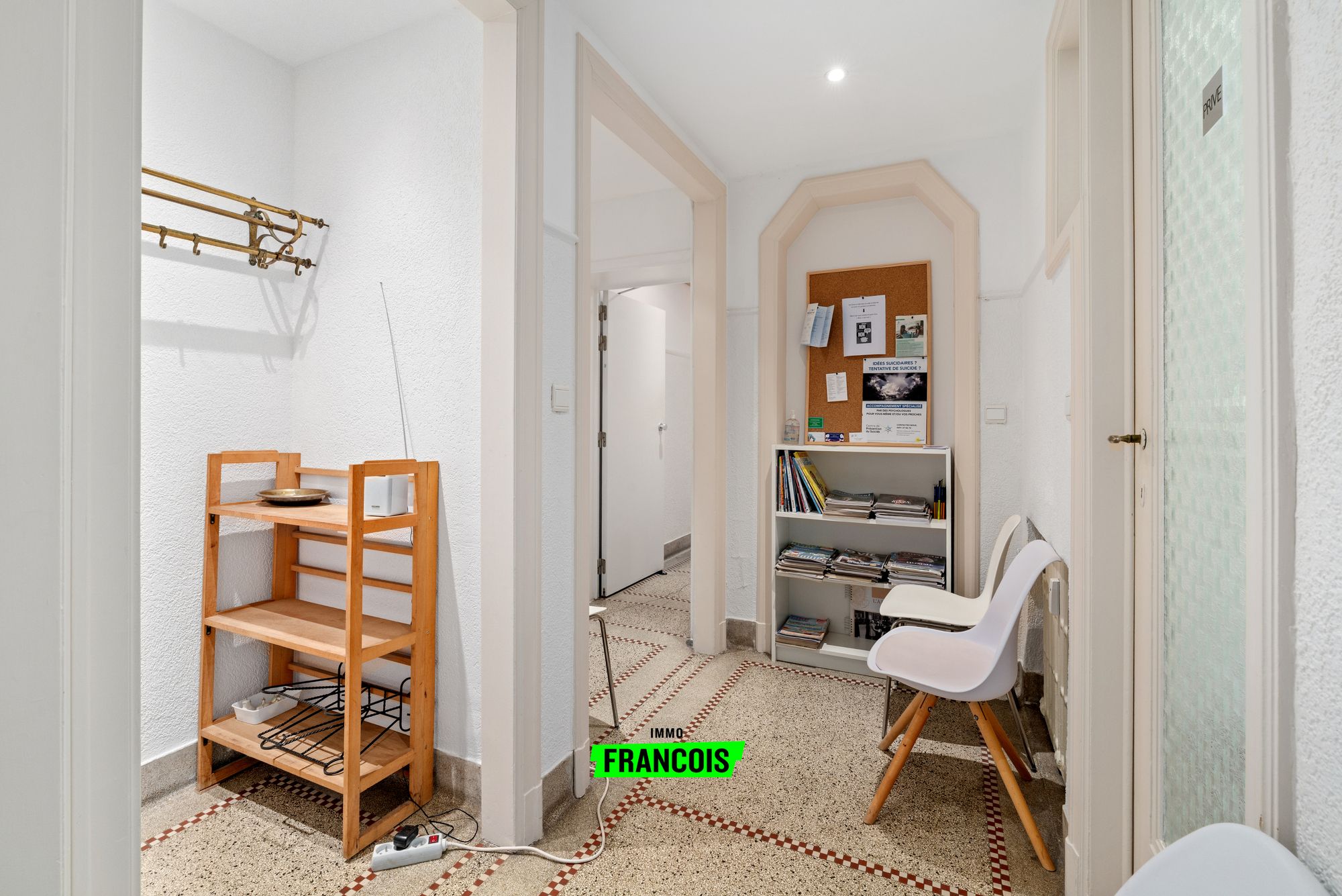 Licht en gerenoveerde professionele ruimte – Zeer aantrekkelijke locatie - foto 5