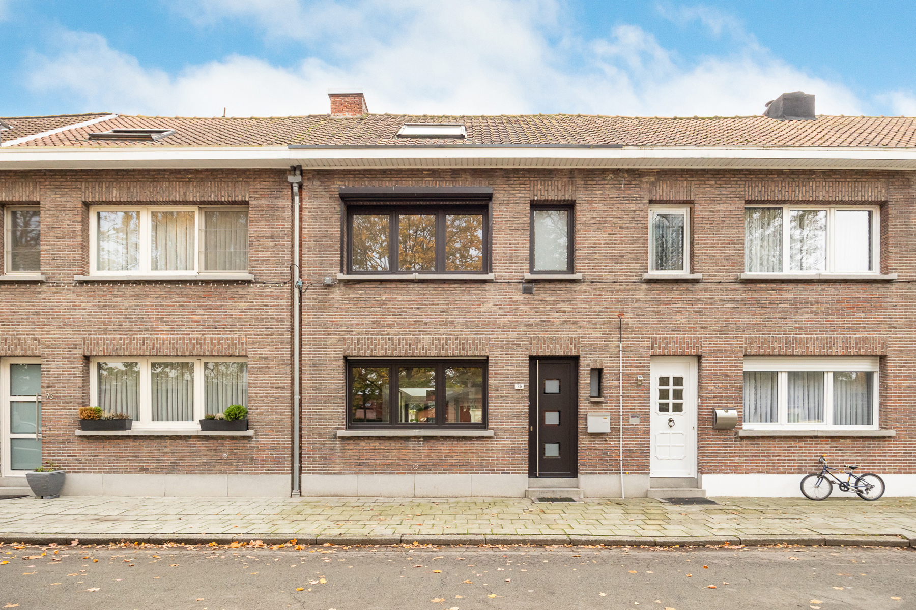 Recent gerenoveerde woning met 3 slaapkamers in het hartje van Schoten! - foto 1