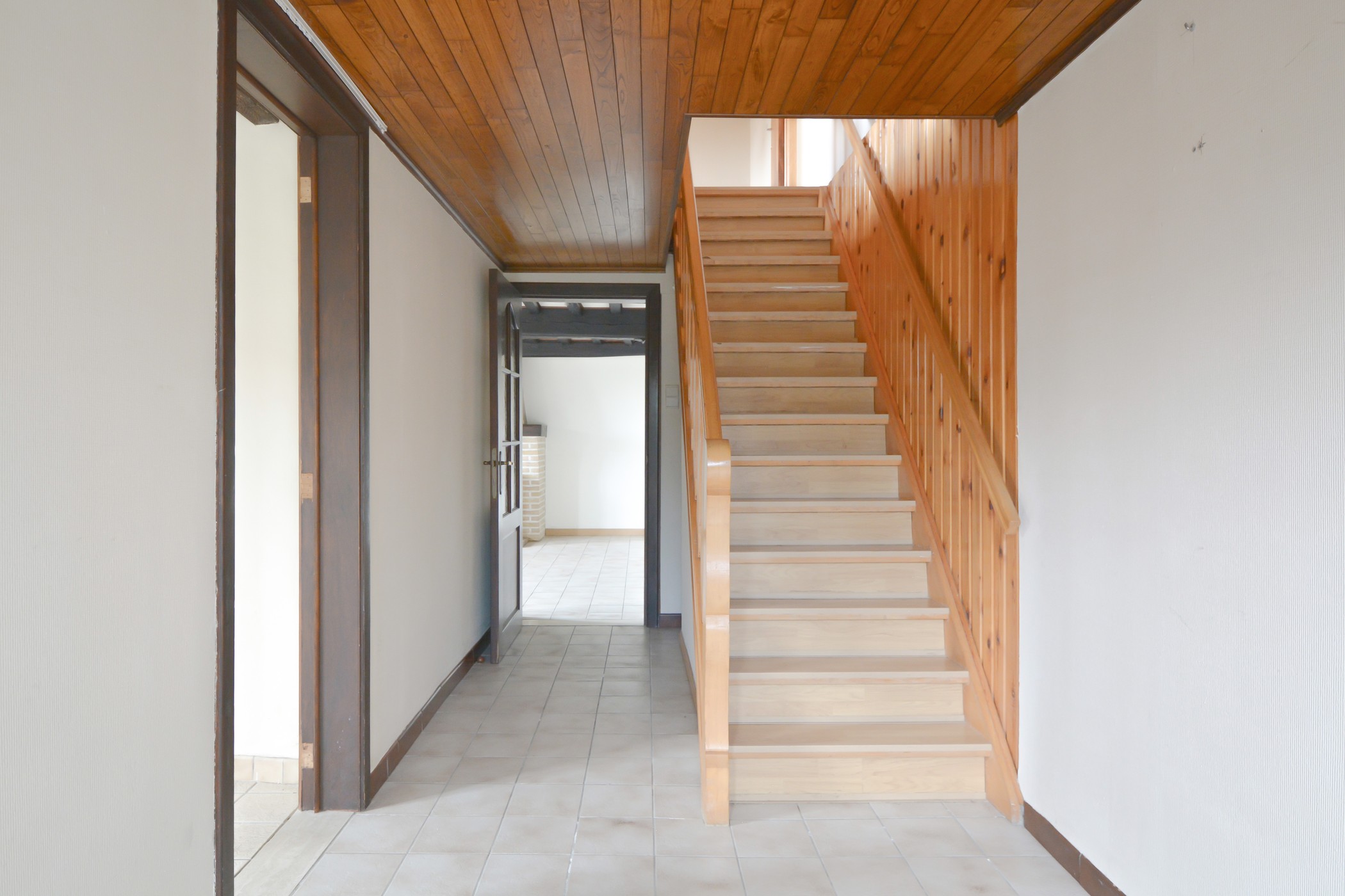 Karaktervolle woning met ruim perceel - photo 3