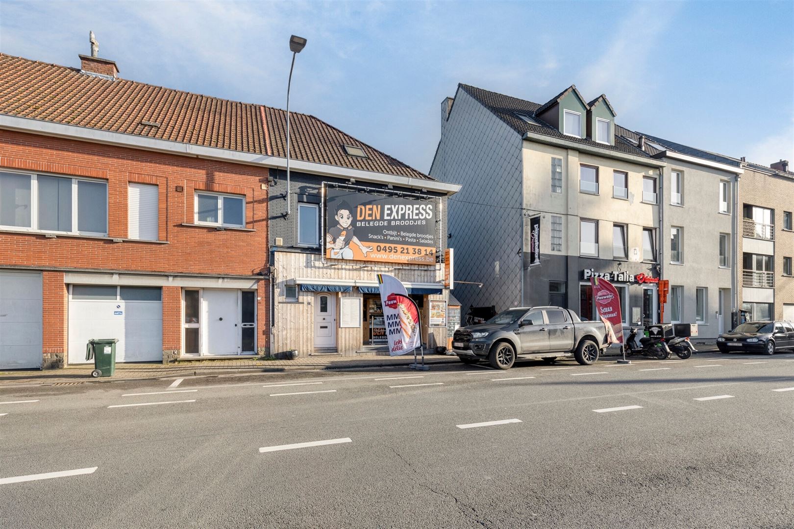 Goeddraaiende broodjeszaak met woning op toplocatie. - foto 2