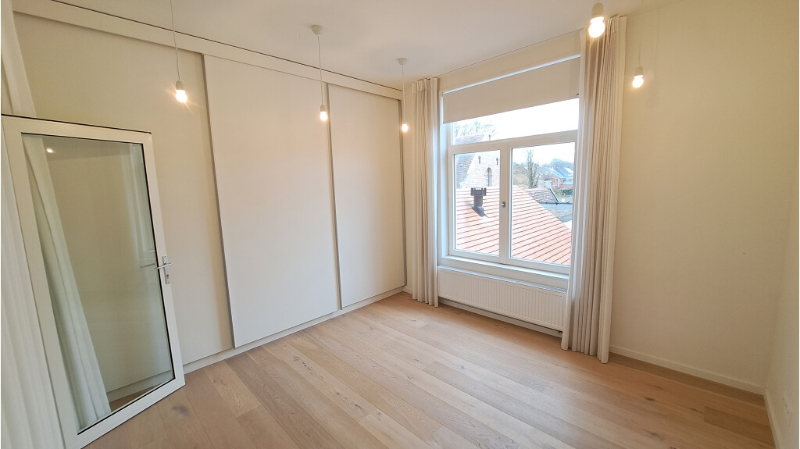Gerenoveerde 2-slaapkamerwoning met ruim Terras te huur in Brugge - foto 5