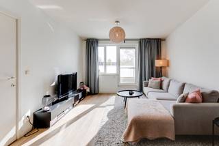 Te koop: lichtrijk appartement met ruim zuidgericht terras in het hart van BrasschaatOntdek dit charmante appartement op de eerste verdieping. Met...