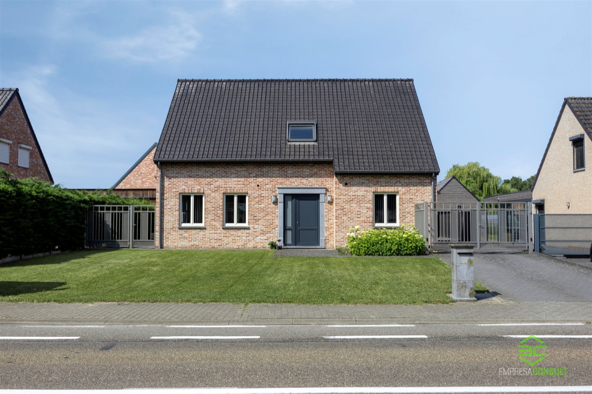 Instapklare woning met aparte garage en werkplaats van 150m² in Schulen! - foto 2