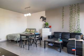 <p><span>2018 ANTWERPEN | INSTAPKLARE STUDIO IN HET HARTJE VAN ANTWERPEN |</span></p><p><span>Deze instapklare studio met een oppervlakte van ca. 30m² bevindt zich op de 5de verdieping van een onlangs gerenoveerd gebouw en beschikt over een aparte keuken en een douchekamer. Onderaards is er een privatieve kelderberging.</span></p><p><span>Ze is uitstekend gelegen binnen het Groen Kwartier, op enkele minuten van Berchem Station en het Stadspark.</span></p><p><span>Momenteel is de studio verhuurd voor 620 euro per maand. </span></p><p><span>De maandelijkse kosten in het gebouw bedragen ca. 150 euro per maand (incl. water en verwarming).</span></p><p><span> </span></p><p><span> </span></p>