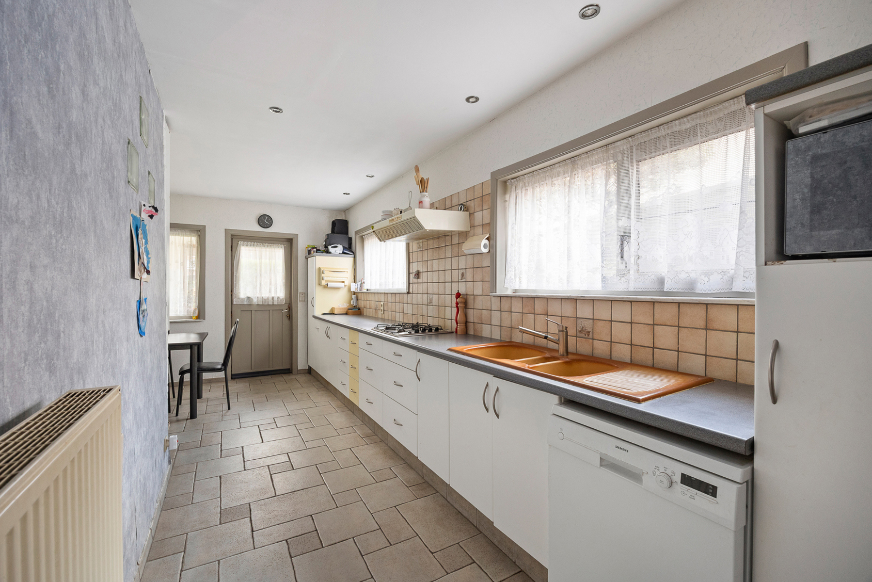 House for sale in Brasschaat with 4 bedrooms - photo 4