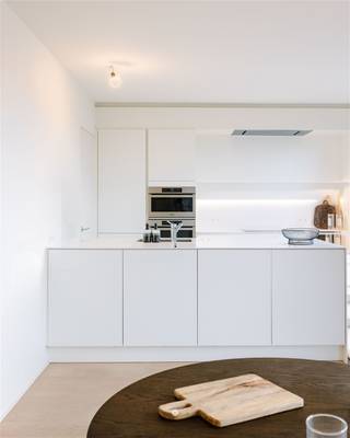 SINT-NIKLAAS - READY TO MOVE IN AND STYLISH APARTMENT WITH TERRACEAre you looking for a spacious and bright apartment in the heart of Sint-Niklaas?...