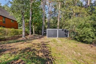 <p>Op een rustige en groene locatie in Brecht bevindt zich deze ruime bouwgrond van 1.024 m². Het perceel is gelegen in een aangename omgeving en biedt dankzij zijn omvang en ligging een mooie basis voor het realiseren van een ruime gezinswoning. De bouwgrond heeft een breedte van circa 16 meter en een diepte van circa 70 meter.</p><p>Een bijkomende troef is de bestaande vakantiewoning op het perceel. Deze biedt een praktische mogelijkheid om tijdens de bouwperiode tijdelijk op het perceel te verblijven. Na de realisatie van de nieuwbouwwoning kan het perceel verder naar eigen wensen worden ingericht.</p><p>Extra: <br />- Perceelscore A, Gebouwenscore A<br />- Niet gelegen in mogelijks of overstromingsgevoelig gebied, niet gelegen in afgebakend overstromingsgebied of afgebakende oeverzone, niet gelegen in risicozone overstromingen<br />- Woongebied, stedenbouwkundige informatie en maatregelenregister in aanvraag</p><p>Nabij school, winkels, openbaar vervoer, etc. Voor meer info ga naar www.coenenvastgoed.be of bel 03/375.82.92</p><p><br /> </p>