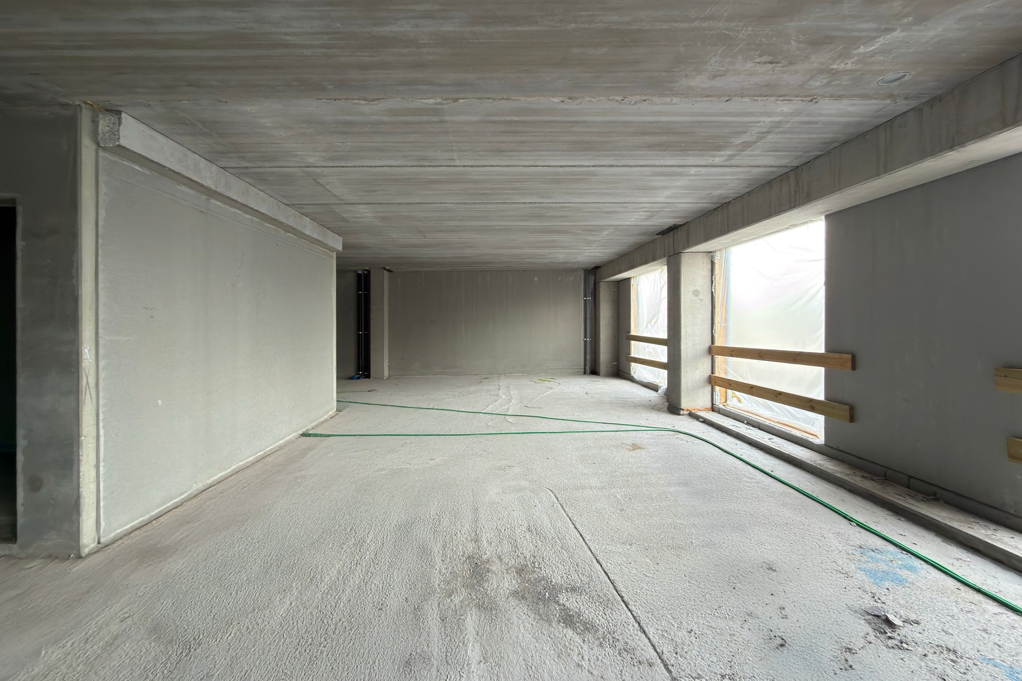 Nieuwbouw afgewerkte kantoorruimte van 295m² met terras in Aalter - foto 3