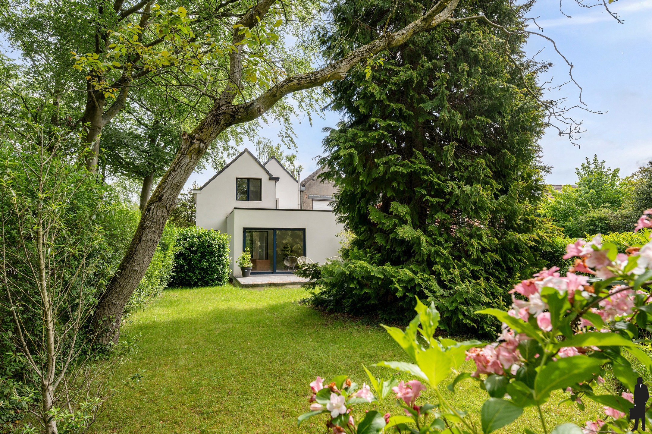 Gerenoveerde woning op ca. 520m2 met 3 slaapkamers en bureau - foto 3