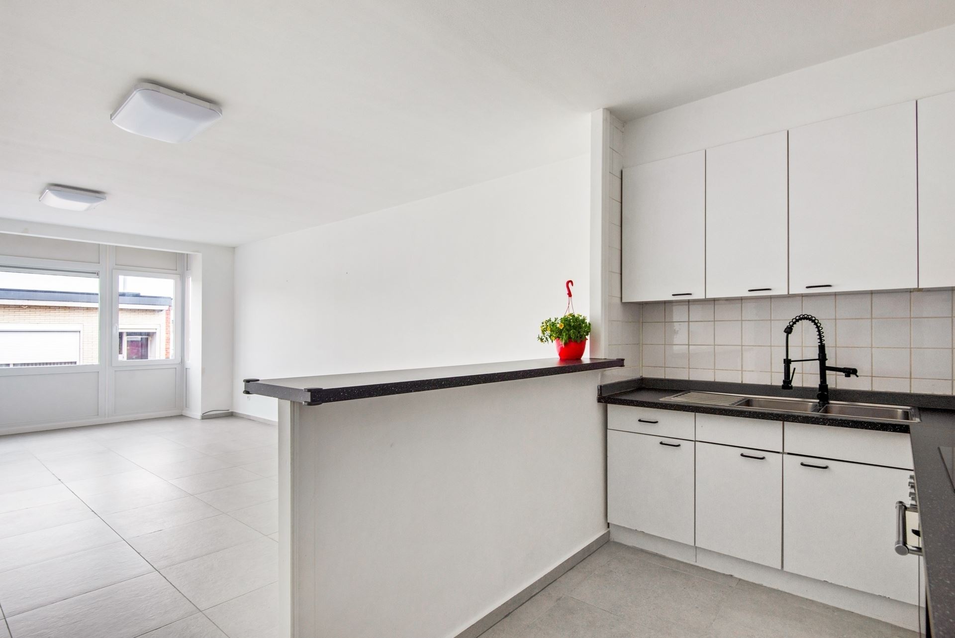 Smaakvol gerenoveerd appartement met terras en optionele garage - foto 5