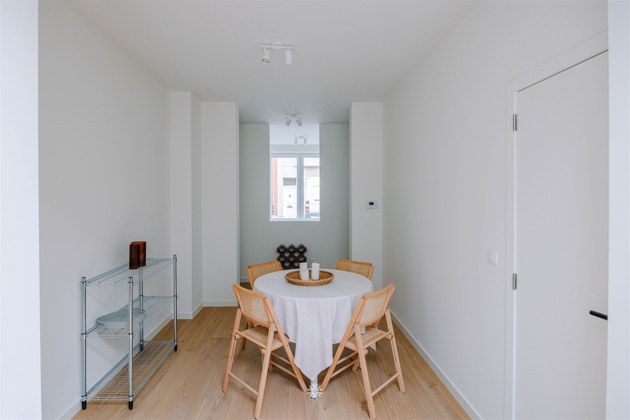 Stijlvol gerenoveerde woning met zonnige stadstuin - foto 5