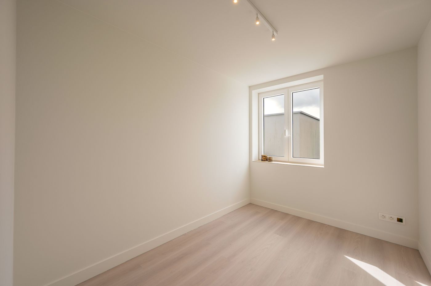 Gerenoveerd appartement met slaapkamer en EPC label B op het tweede verdiep in centrum Wenduine - foto 5