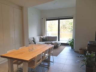 Ruim appartement van 103 m² op de 1ste verdieping in het voormalige Kuurhuis in het centrum van Waasmunster. Er is een lift in het gebouw. Dit klassevol appartement is ingedeeld als volgt : imposante <span>gemeenschappelijke inkomhal, eigen inkom, apart toilet, living, ingerichte keuken, berging, 2 slaapkamers, 1 badkamer, terras , gemeenschappelijke fietsenberging, 1 parkeerplaats voor 1 wagen en gemeenschappelijke tuin met vijver. Het is beschikbaar vanaf 15/12/2026. Huurprijs : 925 EUR + 100 GK per maand. EPC : label B, 156 kWh/m²jaar. Voor info of afspraak, gelieve een mail te sturen naar is.waasmunster@skynet.be of tel. 0495/733419.</span>