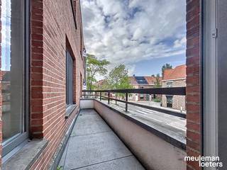 Dit lichtrijk appartement geniet van een rustige doch centrale ligging nabij het historisch centrum van Brugge.Het appartement is gelegen op de...