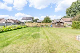 In het laatste deel van een doodlopende straat ligt deze te renoveren woning op een perceel van 13a10ca. De woning werd gebouwd in 1967 en...