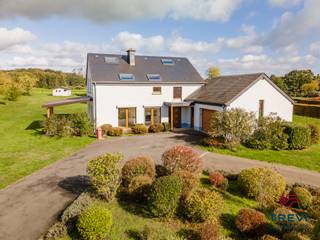 Véritable coup de cœur dans la vallée de l’Attert ! Située dans une voie sans issue menant à des champs et des bois dans le village de Lottert,...