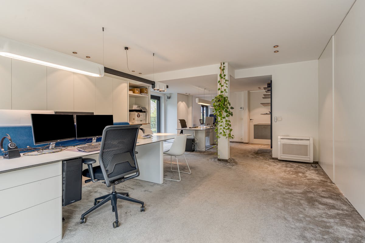 Instapklaar kantoor te huur op toplocatie in Roeselare - foto 5