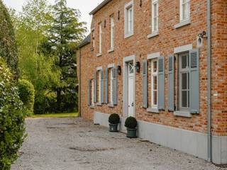 Gelegen nabij de iconische site van "Le Messager", geniet deze elegante villa van een uitzonderlijk landelijk kader, terwijl ze toch op slechts...
